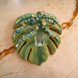 Colgador Monstera,  Detallado con jaspe verde,