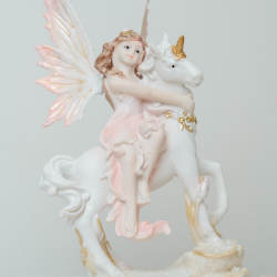Hada unicornio con alas desmontables intervenido con polvo selenita